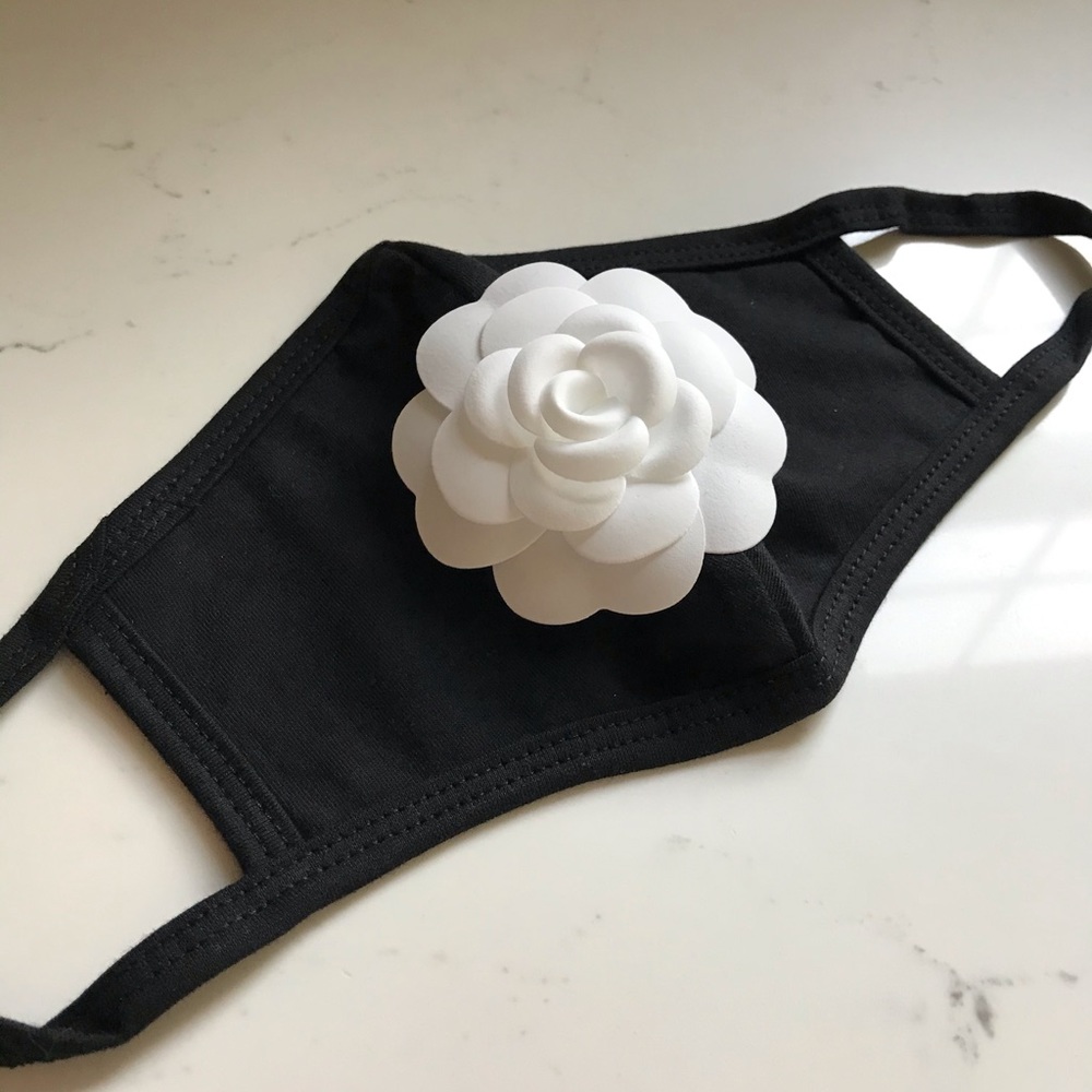 Cotton face mask w/ camellia